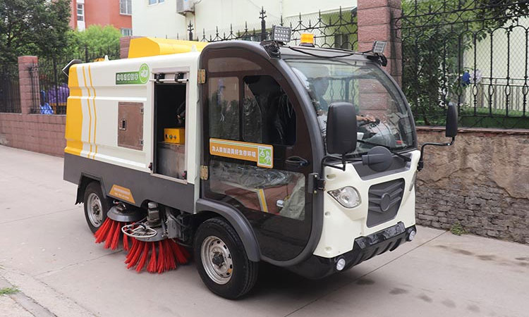 百易長青電動洗掃車