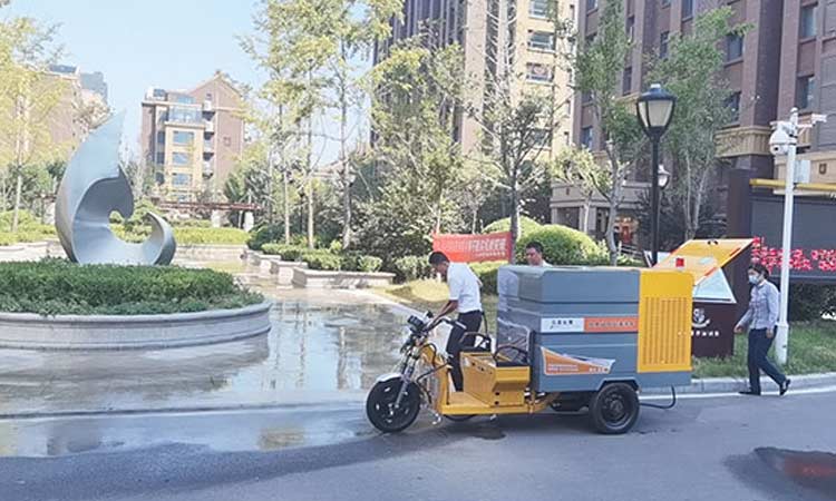 為什么選擇可上牌多功能高壓清洗車應用在物業小區環衛保潔工作？