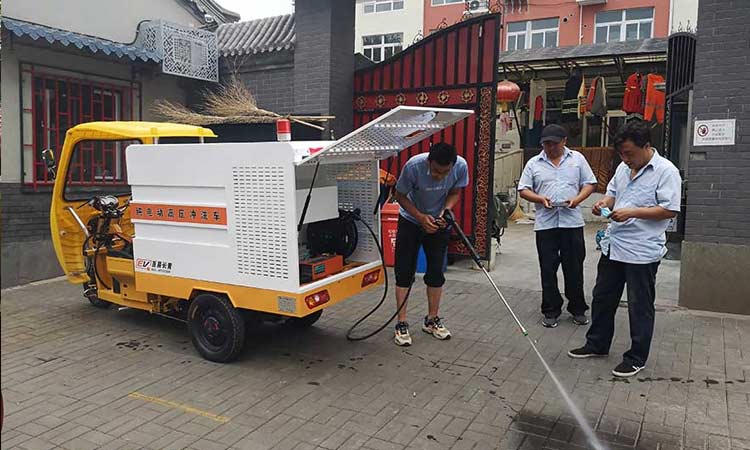 環衛公司購入三輪高壓清洗車多輛用于城市道路清洗保潔