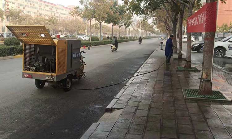 環衛小型高壓清洗車