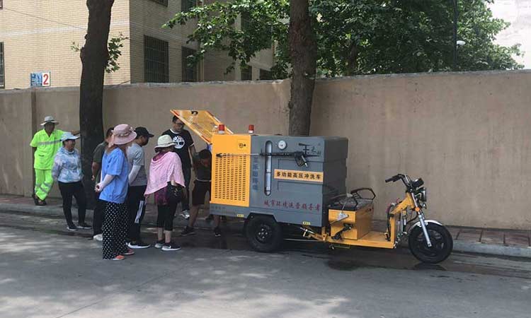 電動三輪高壓清洗車質量信得過，繼續發貨