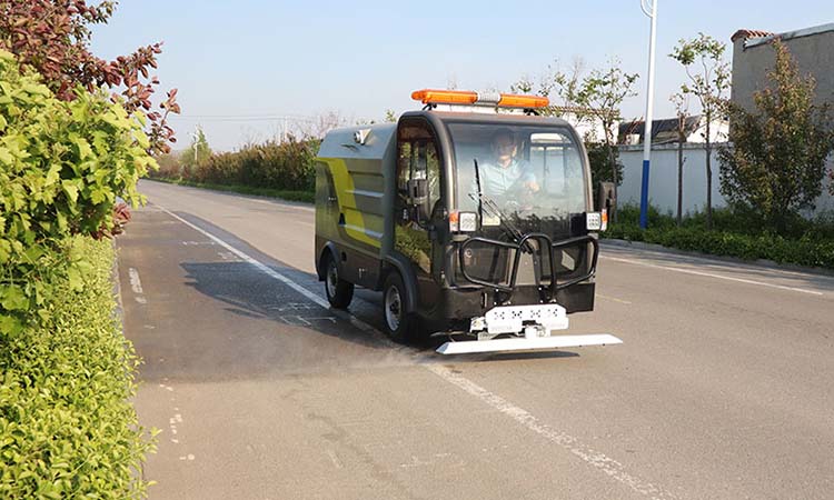 百易環保高壓清洗車日常的保養步驟