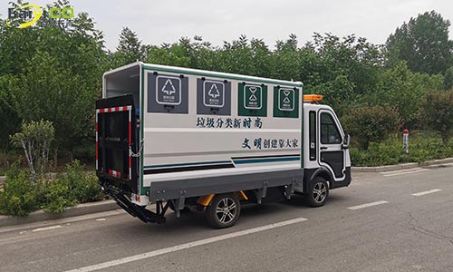 四分類(lèi)八桶垃圾車(chē)，解決小區(qū)垃圾分類(lèi)轉(zhuǎn)運(yùn)難題
