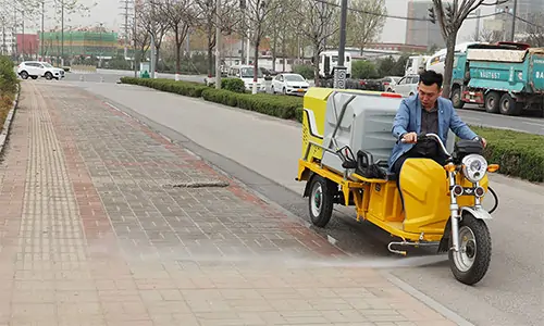 濟南百易小型三輪高壓清洗車經濟實用，進口發動機高壓泵