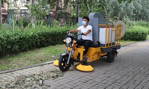 三輪樹葉收集車全新升級，小巧車身，全自動作業(yè)