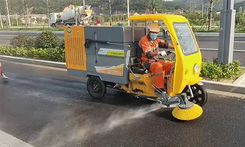 三輪高壓清洗車環衛道路清潔綜合作業