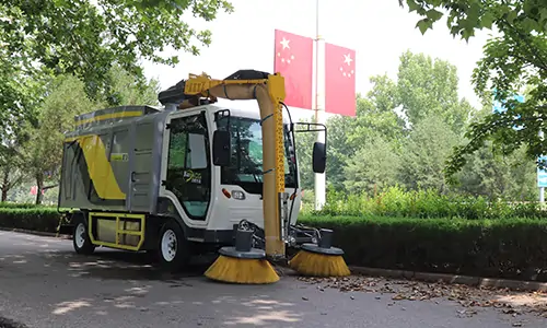 純電動樹葉收集車秋季樹葉收集轉(zhuǎn)運(yùn)“小能手”
