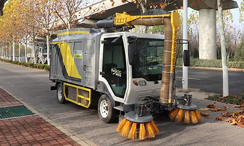 純電動多功能樹葉收集車--市政園林落葉清掃，低噪音，零排放！