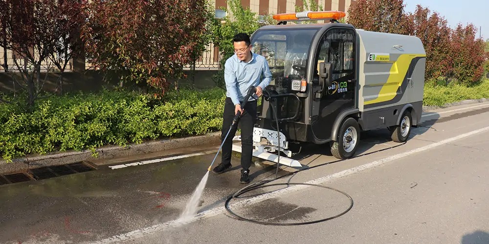 人行道高壓清洗車_四輪高壓清洗車_小型高壓地面清洗車_環衛多功能高壓沖洗車