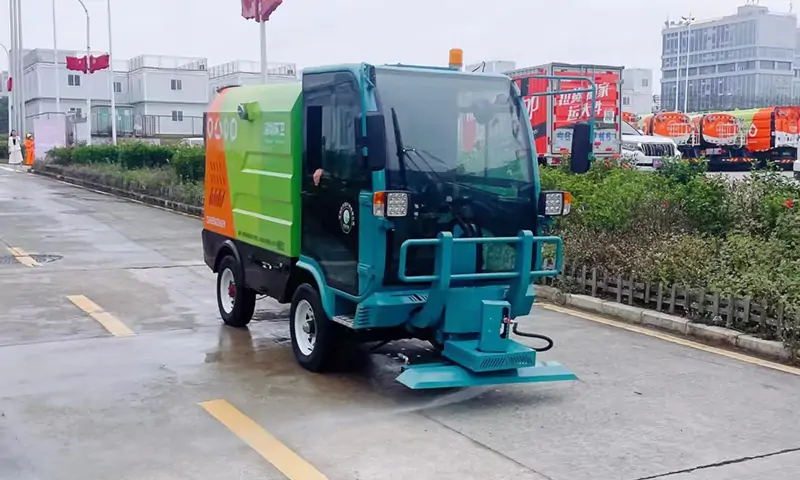 四輪多功能高壓清洗車助力環衛環境建設！體積小巧，功能強大！多種模式，任意選擇！
