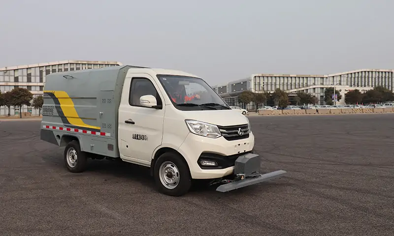 新品上市！新能源純電動(dòng)道路養(yǎng)護(hù)車亮相！長安底盤可上牌，駕駛舒適，操作簡(jiǎn)單！