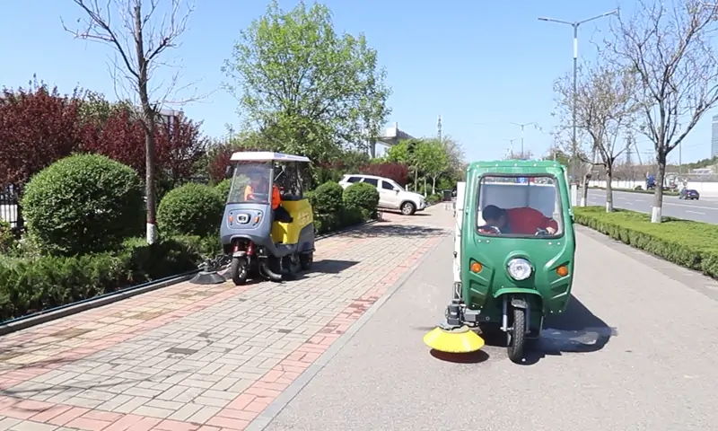 高效環保：純電動清掃車與高壓沖洗車的聯合作業