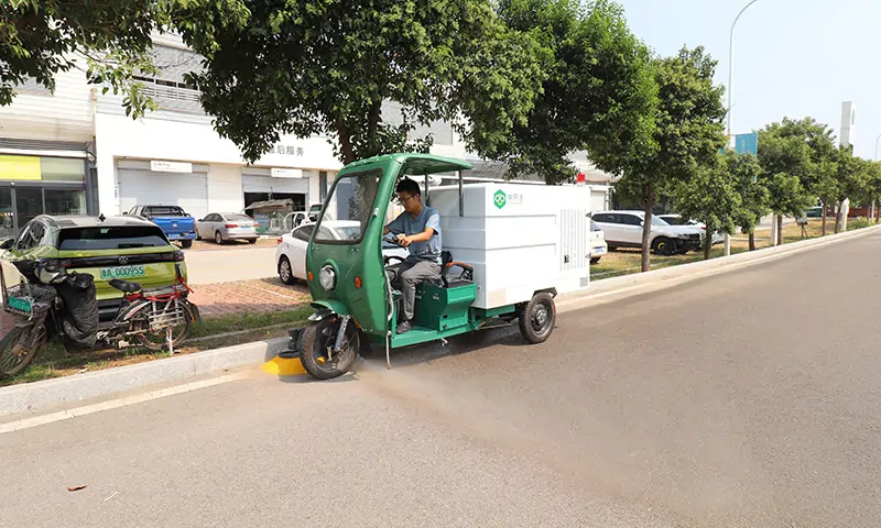 多功能高壓沖洗車：道路保潔的全新助力設備，環境美好建設者