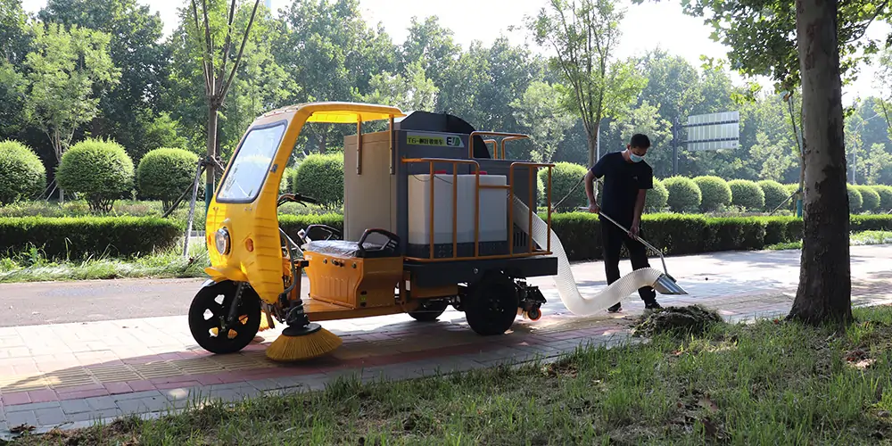 純電動樹葉收集車_多功能樹葉收集車_吸樹葉的機器_掃樹葉神器