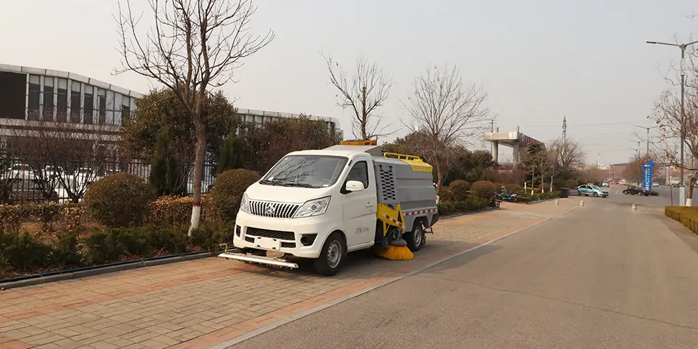電動小型洗掃車 小型電動環衛洗掃車 小型電動洗掃一體車 新型純電動洗掃車 全封閉電動洗掃一體車