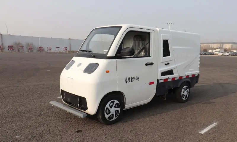 純電動(dòng)小型道路養(yǎng)護(hù)車，道路清潔養(yǎng)護(hù)專用設(shè)備，經(jīng)濟(jì)環(huán)保，可上牌照