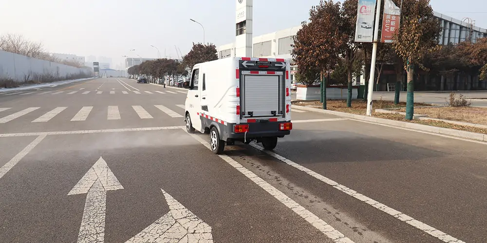 市政高壓沖洗車,電動四輪高壓沖洗車,高壓沖洗車清洗車,路面污漬高壓沖洗車,環衛高壓小型沖洗車