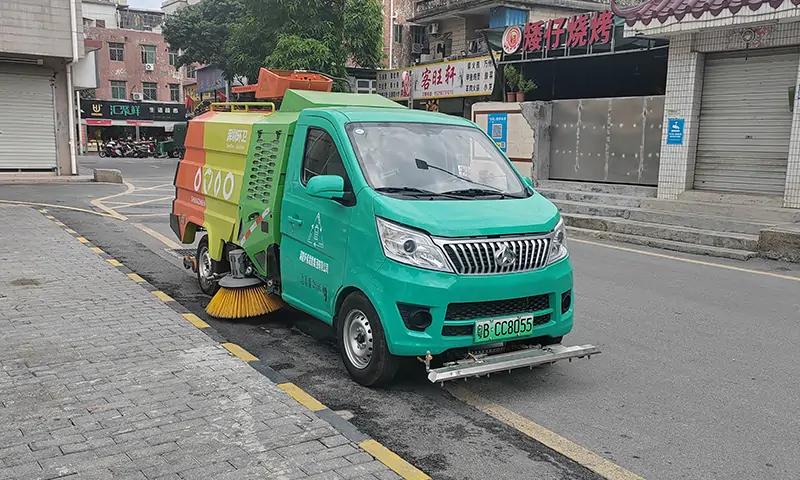 純電動洗掃車發貨，助力城市衛生建設