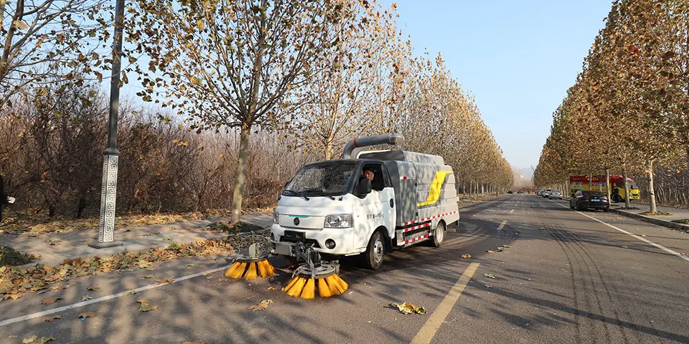 電動(dòng)樹(shù)葉專用收集車(chē) 樹(shù)葉收集一體車(chē) 吸入式樹(shù)葉收集車(chē) 破碎樹(shù)葉收集車(chē) 強(qiáng)力吸樹(shù)葉收集車(chē)
