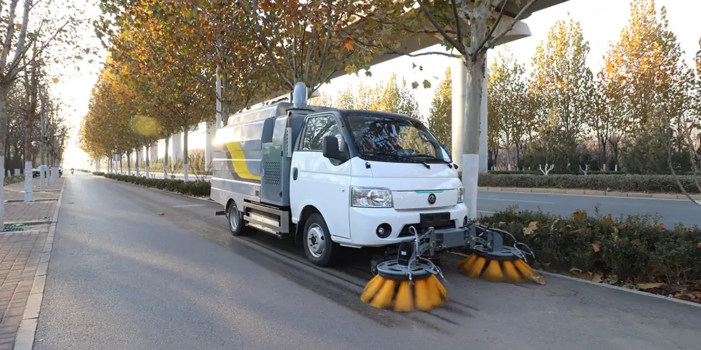 電動(dòng)樹(shù)葉專用收集車(chē) 樹(shù)葉收集一體車(chē) 吸入式樹(shù)葉收集車(chē) 破碎樹(shù)葉收集車(chē) 強(qiáng)力吸樹(shù)葉收集車(chē)