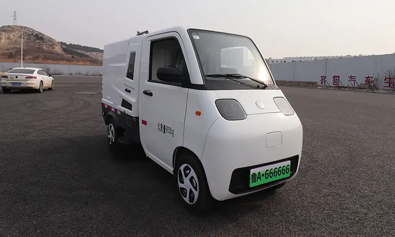 小型純電動(dòng)洗掃車：城市清潔新利器,功能多樣，應(yīng)用廣泛