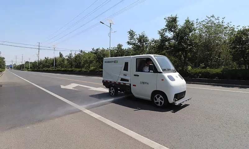 新時(shí)代城市清潔助手：新能源多功能高壓清洗車