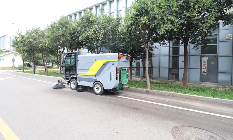 純電動小型清掃車：高效環保的城市清潔利器