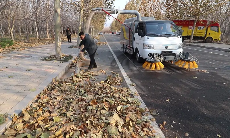 百易車輛官網(wǎng)拼圖-主圖_看圖王.jpg