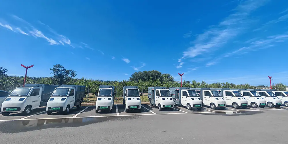 新能源側(cè)裝垃圾車，側(cè)裝式垃圾車，垃圾車，小型垃圾車