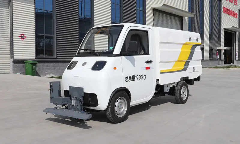 新能源路面養(yǎng)護車:高效、環(huán)保的城市清潔好幫手