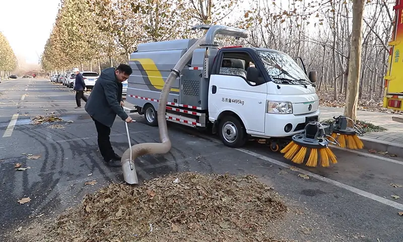 純電動樹葉收集車:讓城市秋天更干凈、更智慧